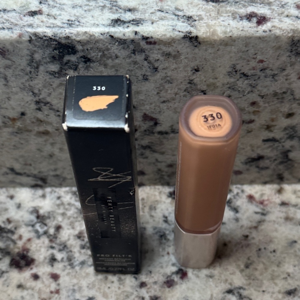 Fenty 330 Pro Filt’R Concealer - Picture 2 of 4